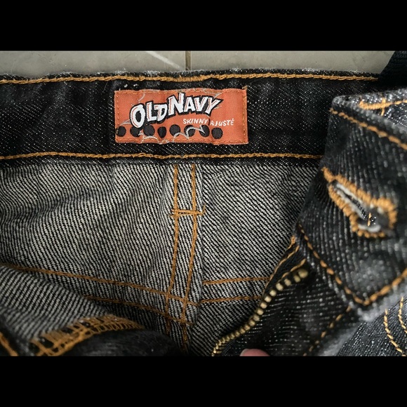 Old Navy boy’s Skinny Jeans - Picture 3 of 5